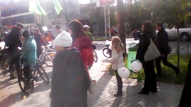 ХАРЬКОВСКАЯ ТРАДИЦИЯ :КОСТЮМИРОВАННОЕ ШОУ НА ВЕЛИКАХ смотреть онлайн