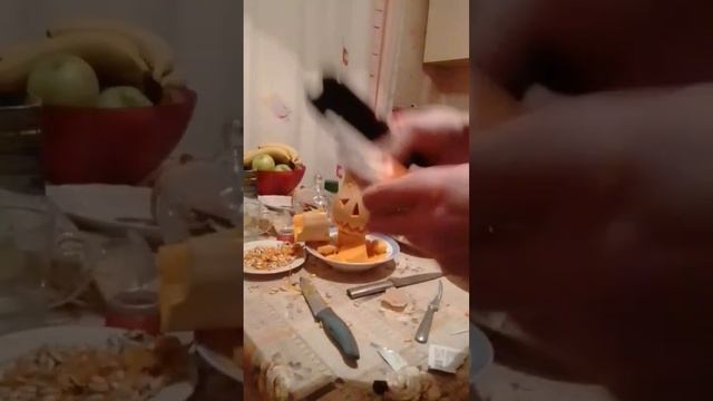 Светильник из тыквы с лайфхаками смотреть онлайн