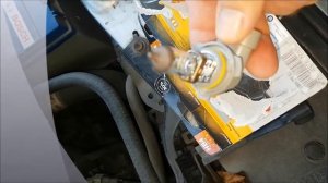 Замена лампы ближнего света у Тойоты Королла ( Toyota Corolla City ) и отличие лампы