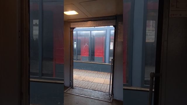 Следующая остановка Ольгино осторожно двери закрываются.ЭД4М 0325 смотреть онлайн