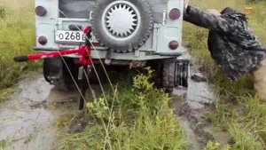 Луаз в грязи.Заехал в ручей...Болото.