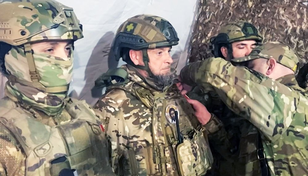 Добровольцам отряда "Барс" вручили госнаграды на передовой / События на ТВЦ