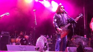 Gene Simmons Band w/ 13 yr old drummer Logan Robot Gladden Nothin' To Lose @ CHS Field MN