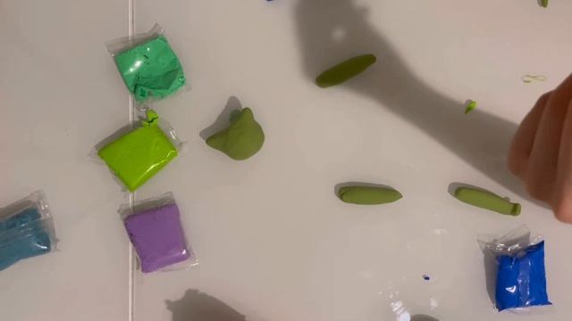 Лепим Льва из воздушного пластилина. We sculpt the Lion from airy plasticine. смотреть онлайн