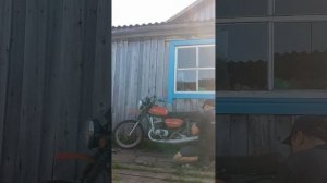 Как поменять амортизаторы на мотоцикле Минск.mp4