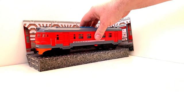 Модель электричка Эр2 в ливрее РЖД смотреть онлайн