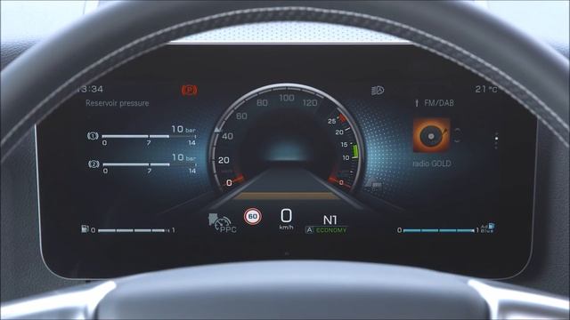 First look into new Actros 2018 interior! смотреть онлайн
