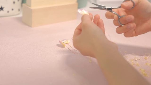 I tried making 'Ronghua绒花' aka velvet flower for the FIRST TIME! смотреть онлайн