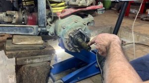 Уаз-469. Ремонт переднего военного моста УАЗА порвали ГРИБ!!! Часть 1