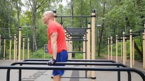 Склепка на брусьях. Правильная техника. 10 повторений / Upstart