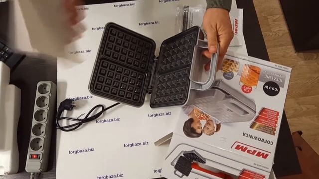 Вафельница MPV 1000w