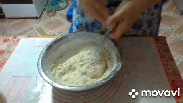 ждём гостей пеку пирог с яблоками и баурсаки