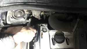 Как заменить масло в двигателе. KIA CARENS.
