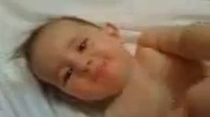 ребенок  6мес говорит папа