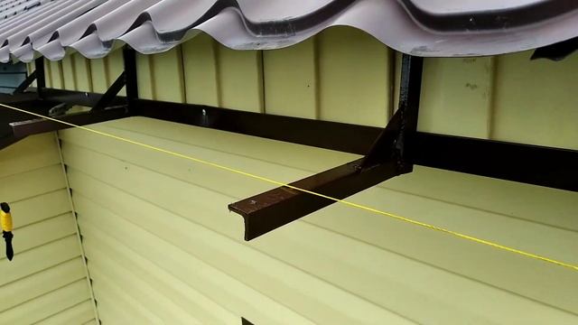 МОНТАЖ ВОДОСТОКА. Водосточная система для нестандартных карнизных свесов.