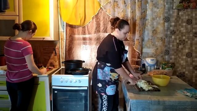 ЧУТЬ СОБАК НЕ СПУСТИЛА\ОБОРОНЯЛАСЬ КАК МОГЛА\БУДНИ БЕЗ МУЖА\ смотреть онлайн