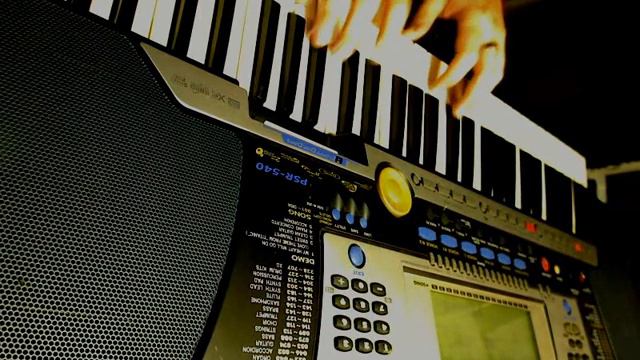 YAMAHA PSR-540 (sound demonstration) HiQ sound and playing смотреть онлайн