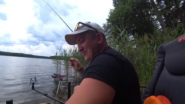 РЫБАЛКА ВО ВСЕМИРНЫЙ ДЕНЬ РЫБАЛОВСТВА||РЫБАЛКА НА ФИДЕР||ОЗЕРО БЕЛОЕ смотреть онлайн