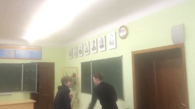 ДАВЫД НАПАДАЕТ НА САНЬКА смотреть онлайн