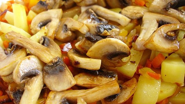 Рагу из кабачков с грибами