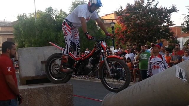 Hector Escorihuela. Zona 1. exhibición Anna.mp4 смотреть онлайн