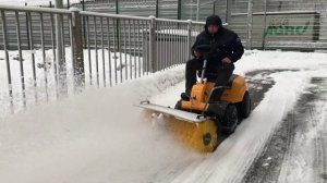 Минитрактор Stiga Park 340 PX 4WD со щеткой.mp4