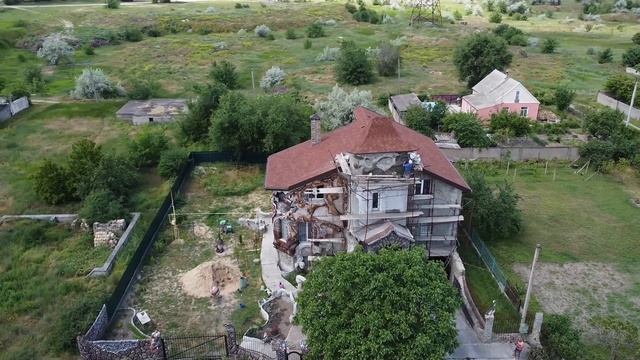 оформление фасада дома . по пенопласту. декоративный камень.вход в дом перила. смотреть онлайн