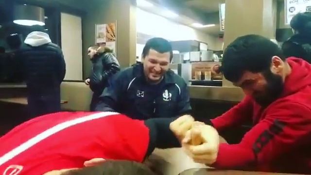 Makhmudov Vs Artur Beterbiev