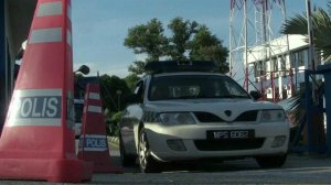 Задержанная по подозрению в нападении на Ким Чен Н...ссказала, что ее наняли для участия в розыгрыше