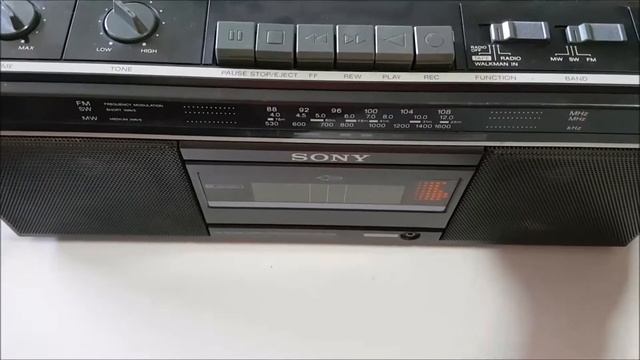 Boombox Sony CFS-235S смотреть онлайн