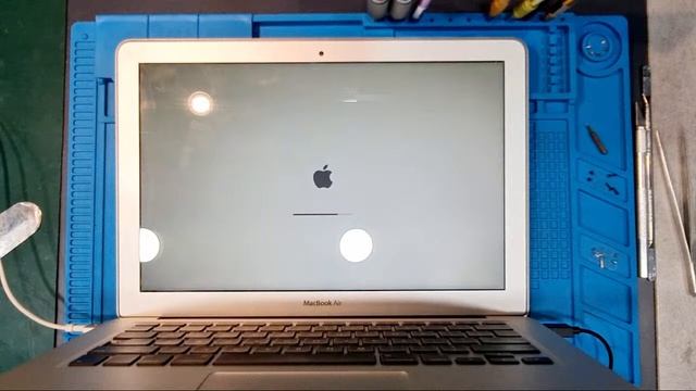 MacBook Air 13 2012 A1466 EMC 2559 Dead  No Power
