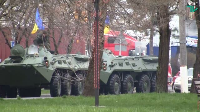 БТР сломался у памятника Небесной сотне смотреть онлайн