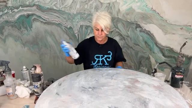 Tuesday Night Live / Multi Colored table created with spray paint смотреть онлайн