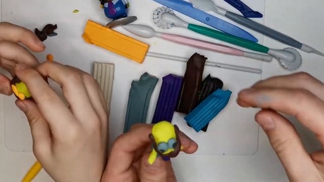 Лепим из пластилина Миньонов из мультика Гадкий Я смотреть онлайн