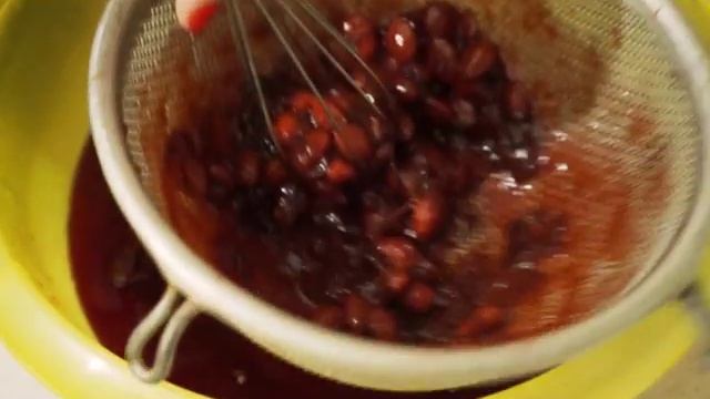 Как отделить фруктовое пюре от косточки и кожицы за 1 минуту? смотреть онлайн