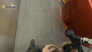 Mercedes spray painting with the walcom ego 190 and carbonio 360