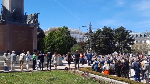 ДЕНЬ ПОБЕДЫ! ВЕНА-АВСТРИЯ-ПАМЯТНИК СОВЕТСКОМУ СОЛДАТУ-9 МАЯ 2021 смотреть онлайн