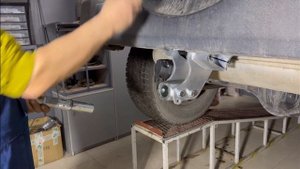 Фаркоп Galia горизонтальный съёмный. Механизм съёма