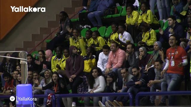 تفاعل لاعبات أسيك الإيفواري مع جمهور النادي الأهلي смотреть онлайн