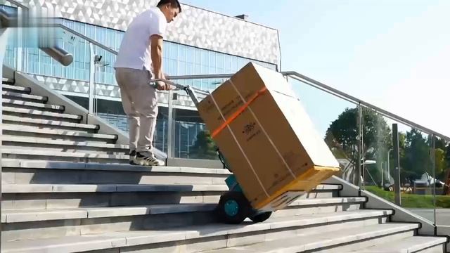 Электрические лестничные тележки (ступенькоходы) для подъема и спуска грузов по ступенькам.