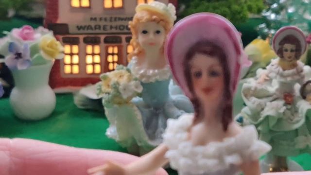 Винтажный город. Ч-4 Красотки-статуэтки из цветочного магазина! Фарфоровые цветочные композиции.#24