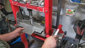 Приспособления для гидравлического пресса.