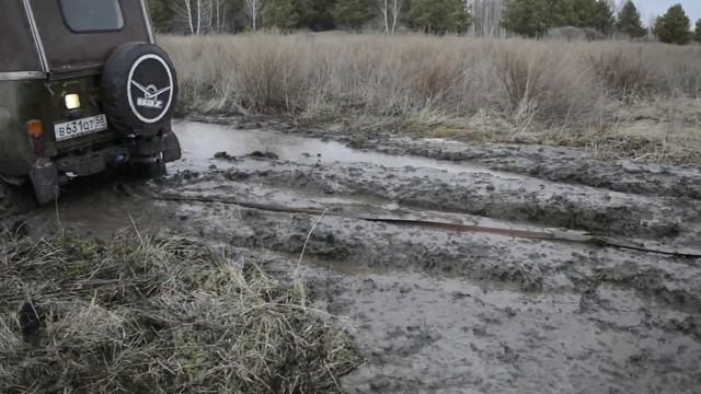 Улучшенный УАЗ-469. 33 резина + блокировки