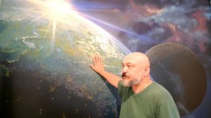 Космос в интерьере. Уроки по росписи стен и бар.mp4