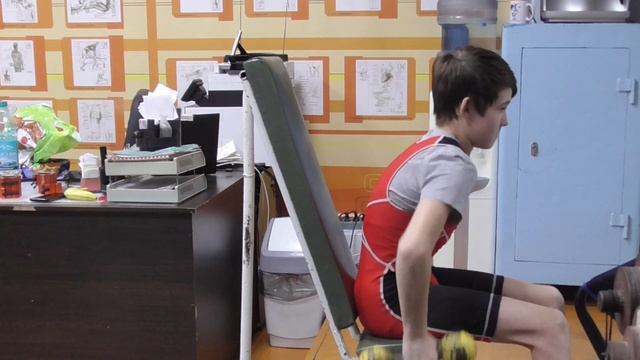 Шумихин Артур, вк 41 кг, 13 лет Жим сидя под углом Гантели по 5 кг+Тяга гантель, локти в стороны смотреть онлайн