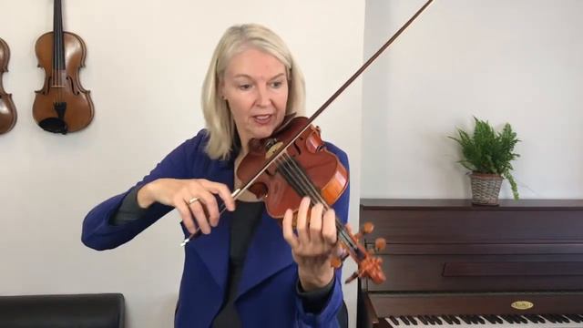 Do You Hear What I Hear? by RegneyShayne from 101 Violin Christmas Songs - H Leonard on the violin