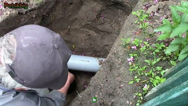 Врезка в трубу канализации