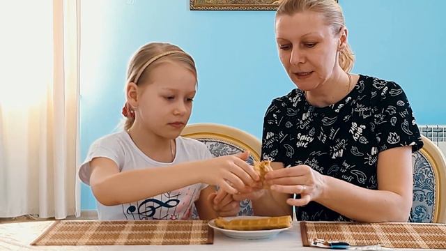 ПОПРОБУЙ СЪЕСТЬ ЕДУ ВНУТРИ ИЛИ СНАРУЖИ ЧЕЛЛЕНДЖ ! Съешь ЕДУ Внутри снаружи ч 2 смотреть онлайн