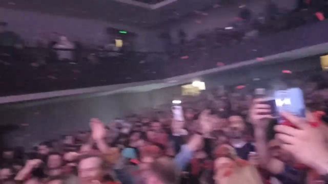 Крематорий 40 лет конфетти в зале - Москва, ДК Горбунова 25.11.2023 смотреть онлайн