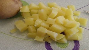 Окрошка на минералке со сметаной